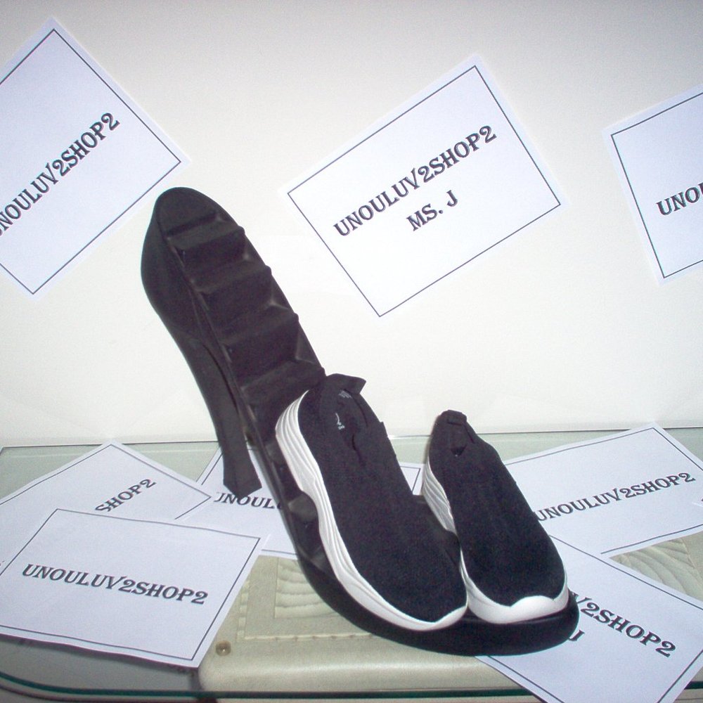 New Directions/ Black & White, Sz 9.5